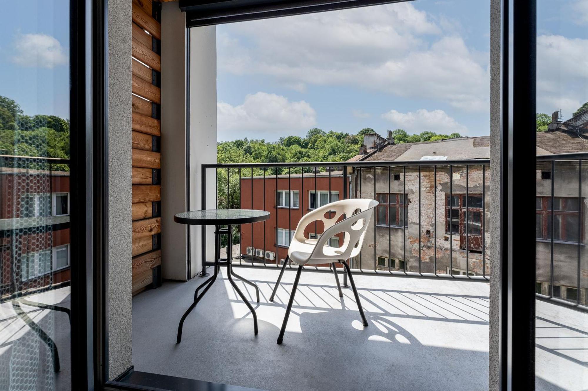 Apartment Podgorze With Balcony